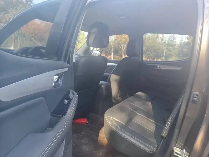 2020 Isuzu Jim 2.8T 120HP L4 5MT,autocango,china used car exporter,china ev exporter,chinese used car exporter,chinese used ev exporter