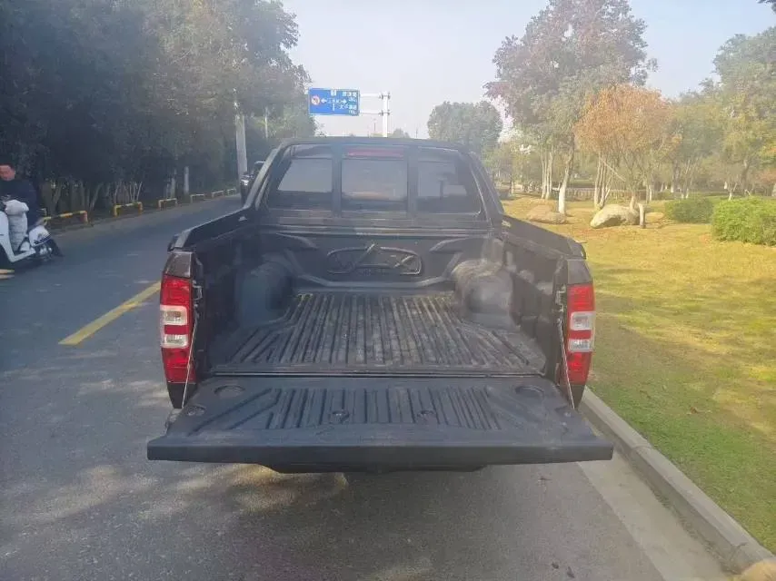 2020 Isuzu Jim 2.8T 120HP L4 5MT,autocango,china used car exporter,china ev exporter,chinese used car exporter,chinese used ev exporter