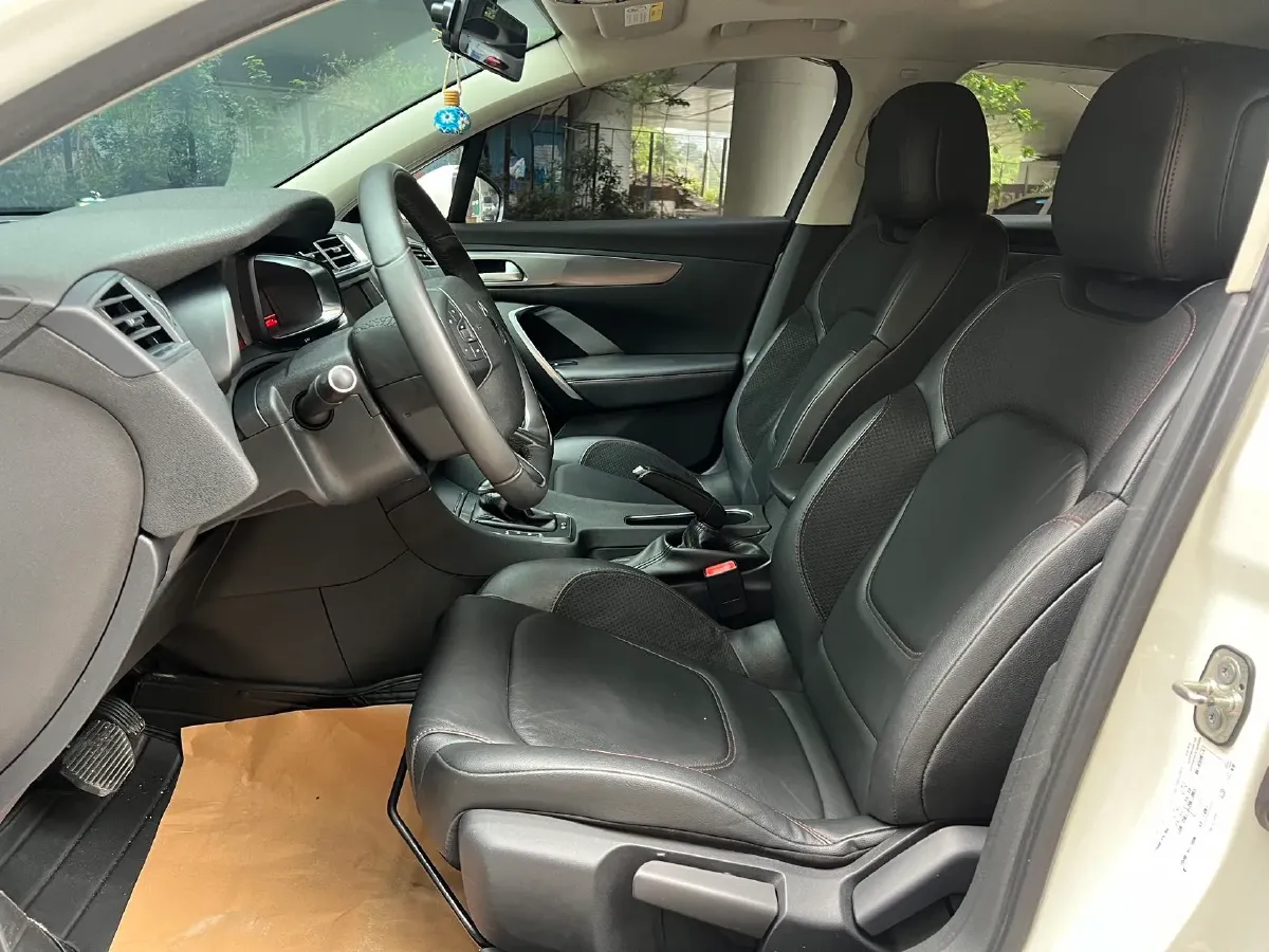 2016 DS 4S 1.2T 136HP L3 6AT,autocango,china used car exporter,china ev exporter,chinese used car exporter,chinese used ev exporter