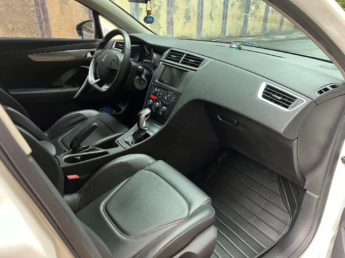 2016 DS 4S 1.2T 136HP L3 6AT,autocango,china used car exporter,china ev exporter,chinese used car exporter,chinese used ev exporter