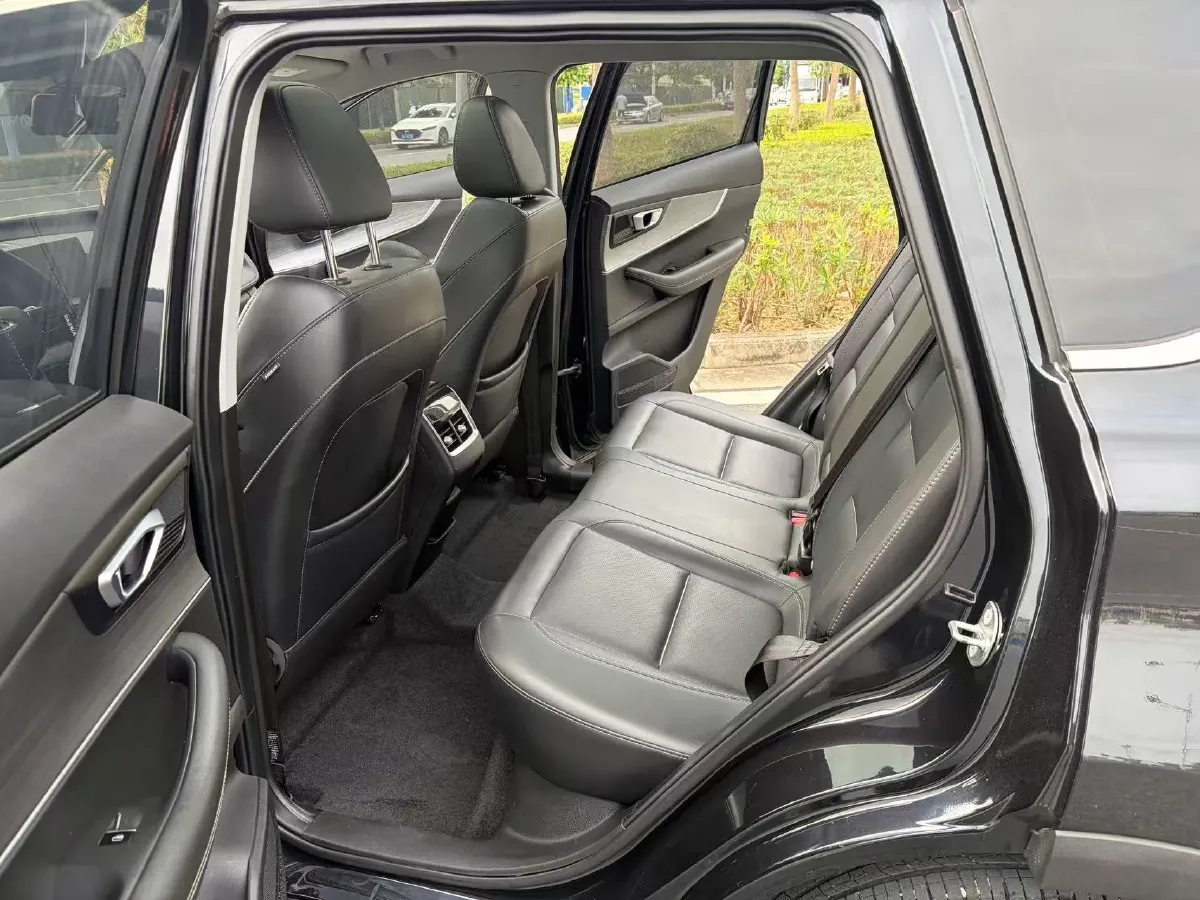 2021 Chery Tiggo 7 Plus 1.5T 156HP L4 CVT,autocango,china used car exporter,china ev exporter,chinese used car exporter,chinese used ev exporter