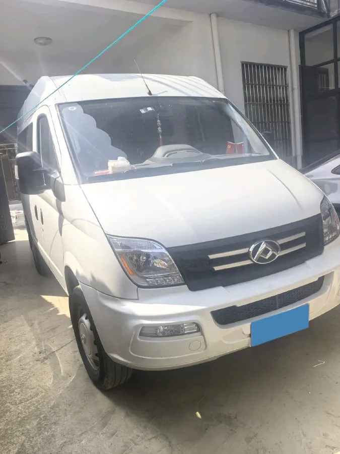 2021 MAXUS XinTu V80 2.0T 127HP L4 6MT,autocango,china used car exporter,china ev exporter,chinese used car exporter,chinese used ev exporter