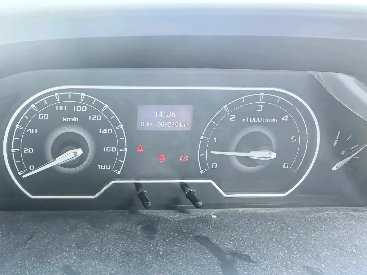 2021 MAXUS XinTu V80 2.0T 127HP L4 6MT,autocango,china used car exporter,china ev exporter,chinese used car exporter,chinese used ev exporter