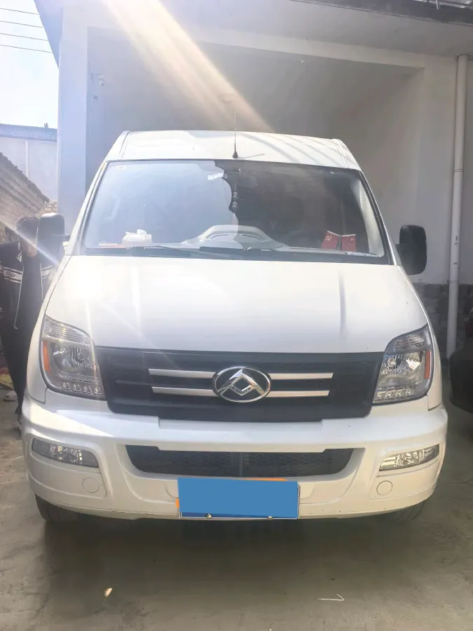 2021 MAXUS XinTu V80 2.0T 127HP L4 6MT,autocango,china used car exporter,china ev exporter,chinese used car exporter,chinese used ev exporter