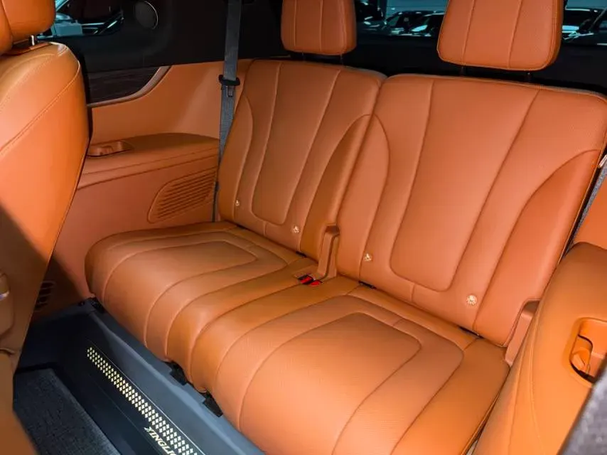 2024 AITO AITO M9 1.5T 152HP L4 REEV 52KWH,autocango,china used car exporter,china ev exporter,chinese used car exporter,chinese used ev exporter