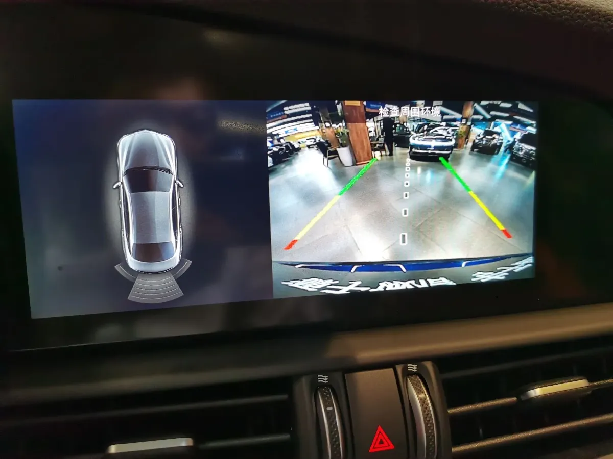 2020 Alfa Romeo Giulia 2.0T 280HP L4 8AT,autocango,china used car exporter,china ev exporter,chinese used car exporter,chinese used ev exporter