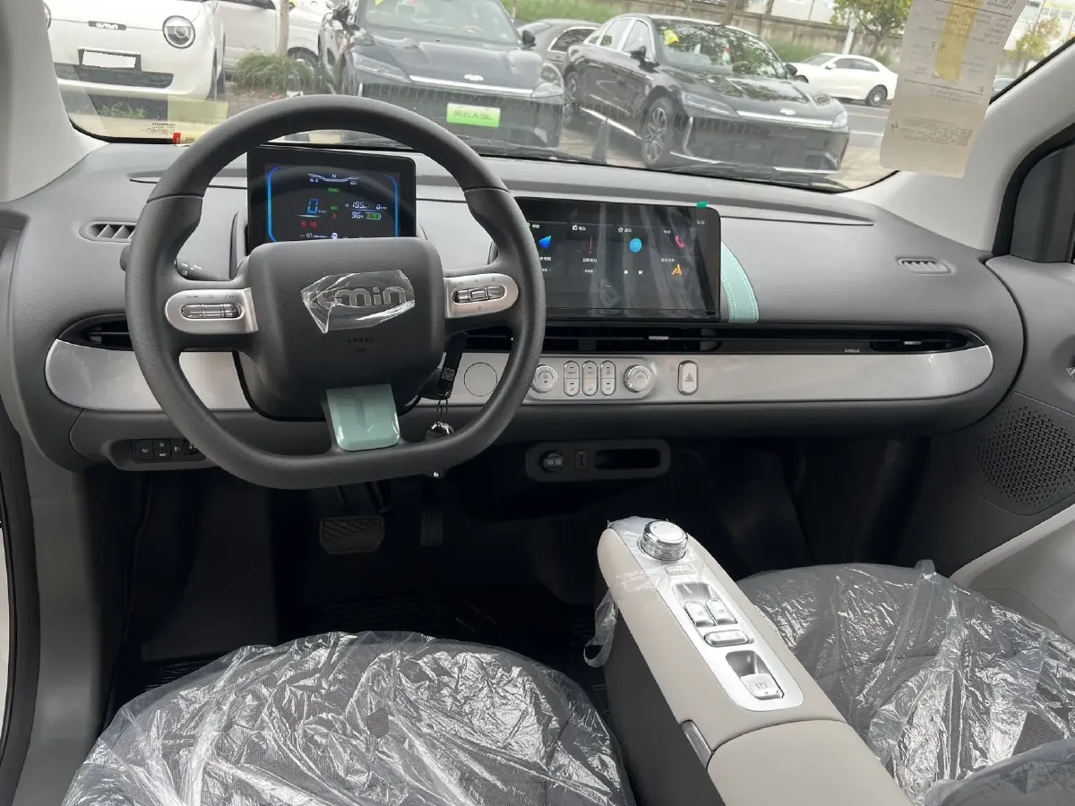 2025 LingBox BOX BEV 19.2KWH,autocango,china used car exporter,china ev exporter,chinese used car exporter,chinese used ev exporter