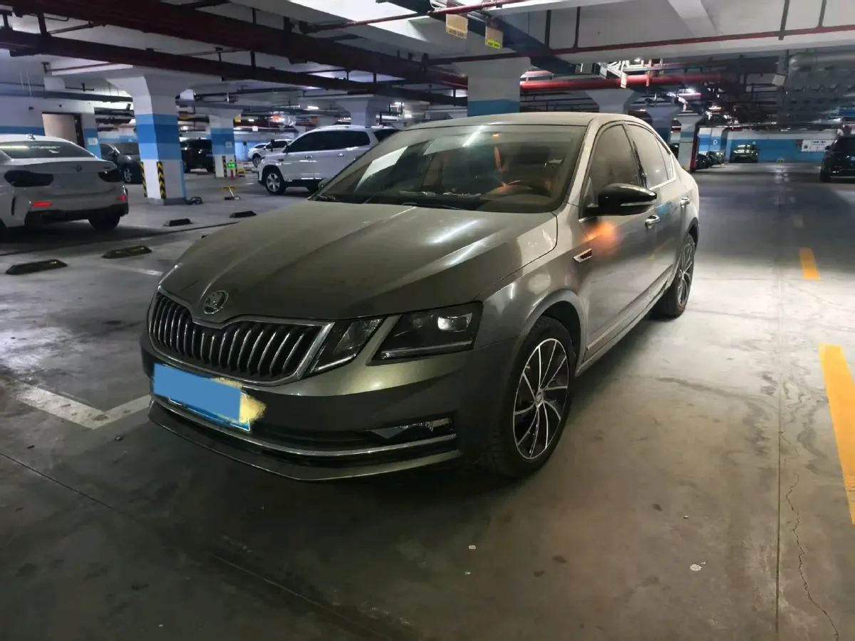 2019 Skoda Octavia 1.4T 150HP L4 7DCT,autocango,china used car exporter,china ev exporter,chinese used car exporter,chinese used ev exporter