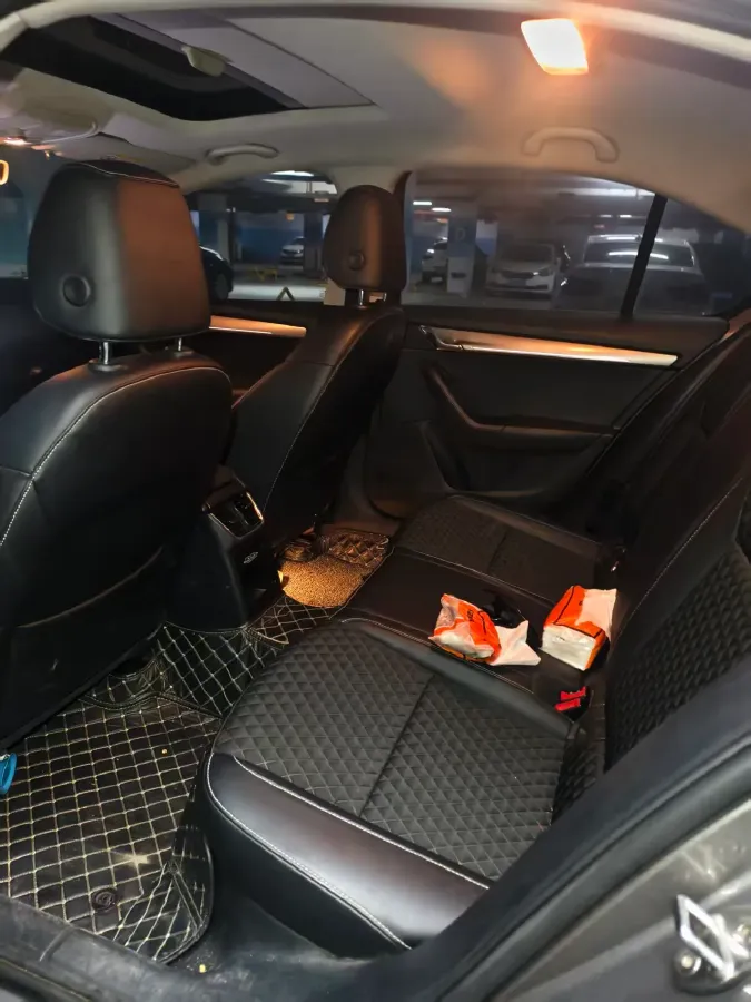 2019 Skoda Octavia 1.4T 150HP L4 7DCT,autocango,china used car exporter,china ev exporter,chinese used car exporter,chinese used ev exporter