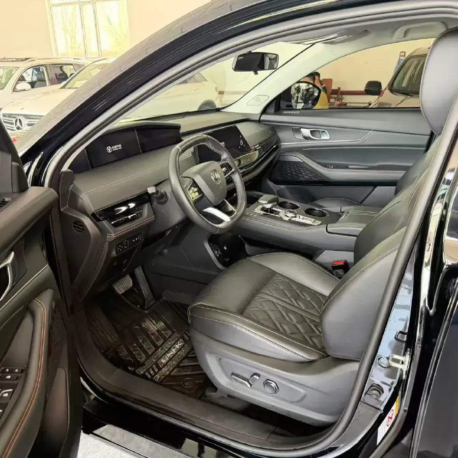 2021 ChangAn UNI-K 2.0T 233HP L4 8AT,autocango,china used car exporter,china ev exporter,chinese used car exporter,chinese used ev exporter