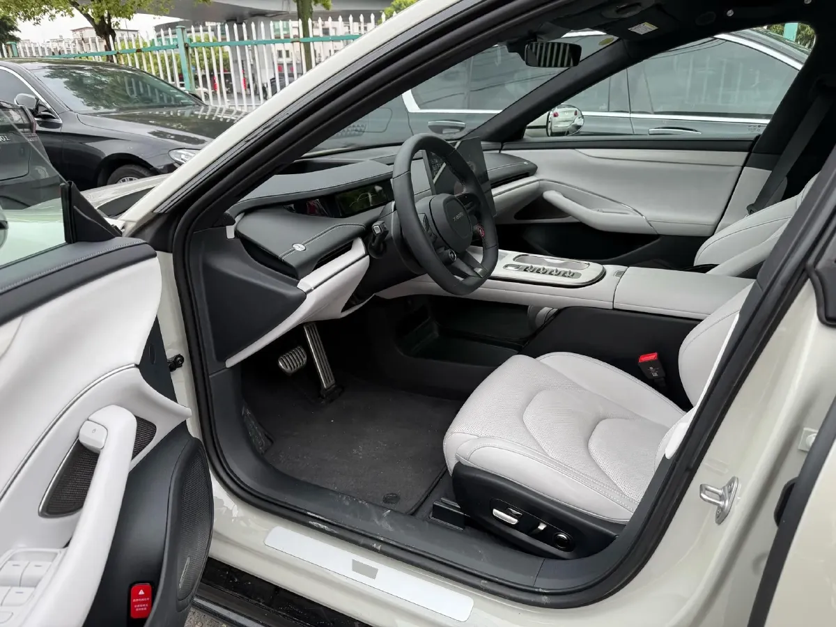 2024 MI SU7 BEV 101KWH,autocango,china used car exporter,china ev exporter,chinese used car exporter,chinese used ev exporter