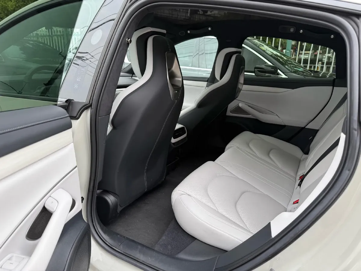 2024 MI SU7 BEV 101KWH,autocango,china used car exporter,china ev exporter,chinese used car exporter,chinese used ev exporter