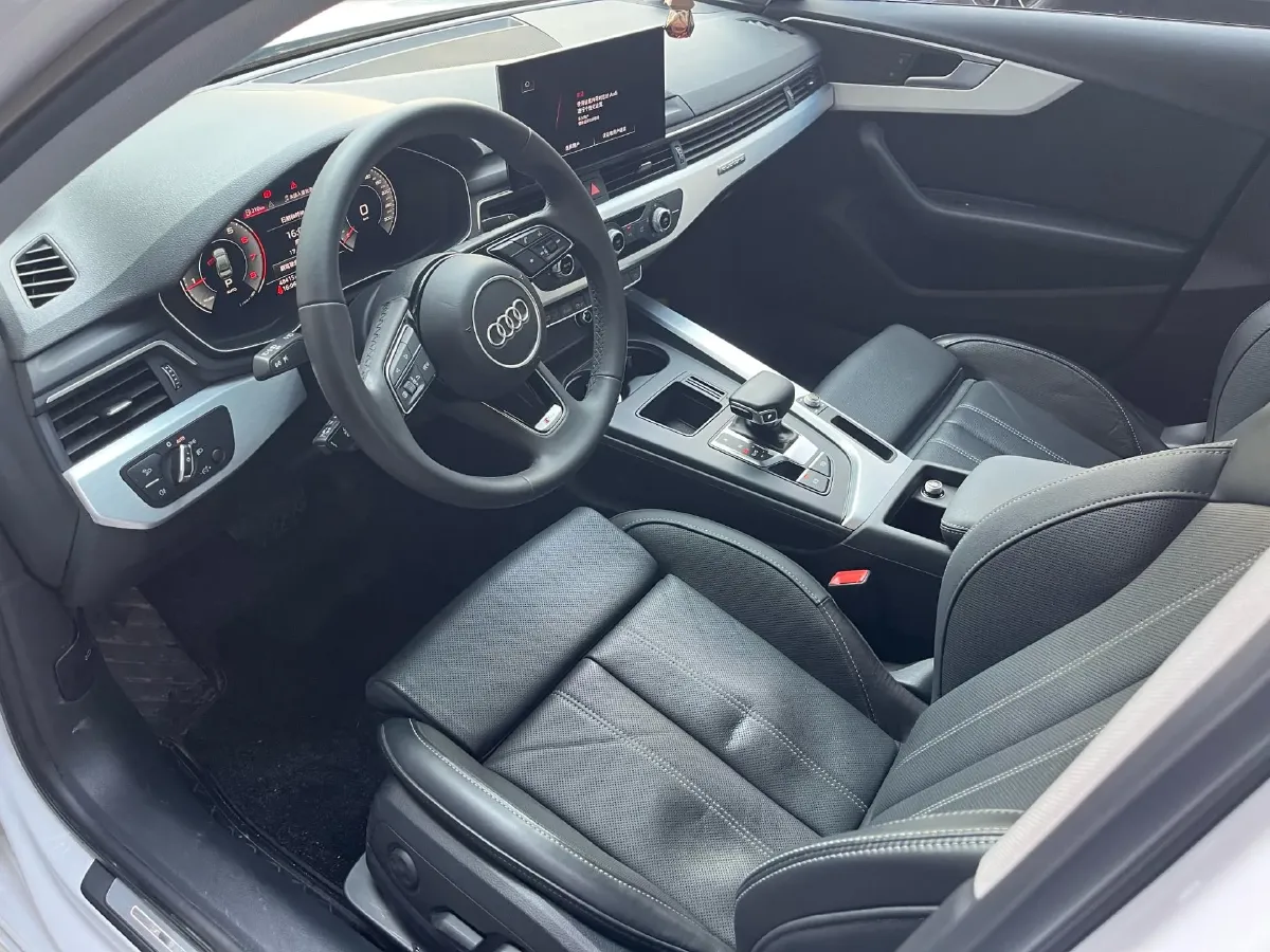 2023 Audi A4L 2.0T 190HP L4 7DCT,autocango,china used car exporter,china ev exporter,chinese used car exporter,chinese used ev exporter