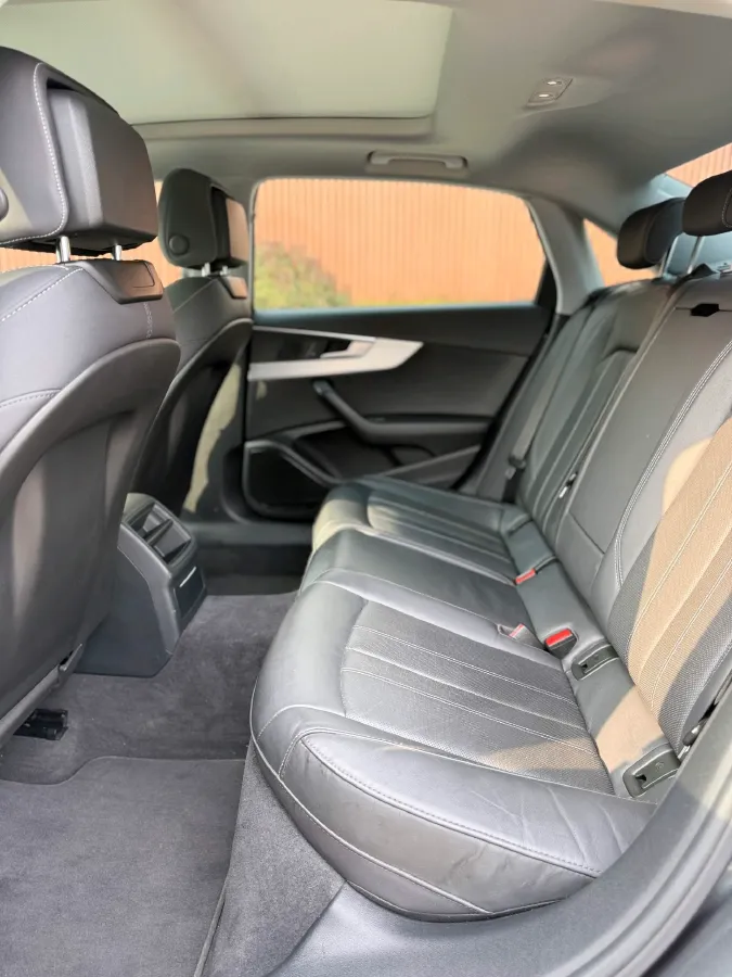 2020 Audi A4L 2.0T 190HP L4 7DCT,autocango,china used car exporter,china ev exporter,chinese used car exporter,chinese used ev exporter