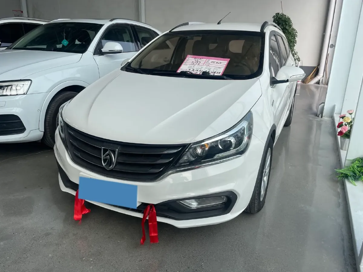2017 BaoJun 310W 1.5L 112HP L4 6MT,autocango,china used car exporter,china ev exporter,chinese used car exporter,chinese used ev exporter