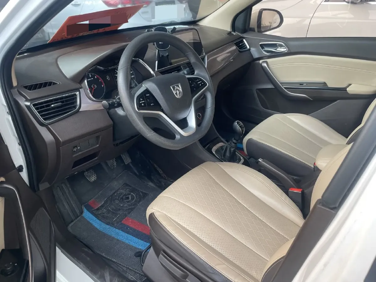 2017 BaoJun 310W 1.5L 112HP L4 6MT,autocango,china used car exporter,china ev exporter,chinese used car exporter,chinese used ev exporter