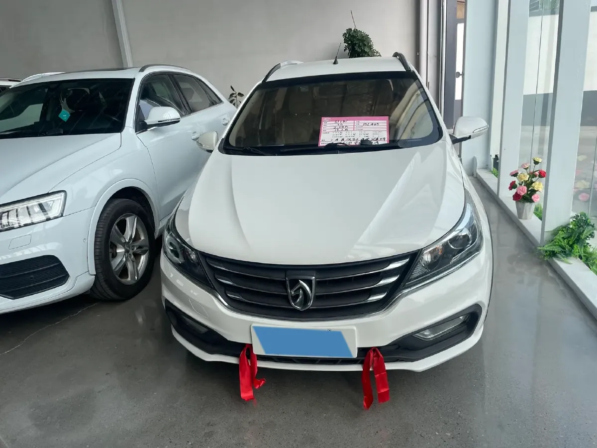 2017 BaoJun 310W 1.5L 112HP L4 6MT,autocango,china used car exporter,china ev exporter,chinese used car exporter,chinese used ev exporter
