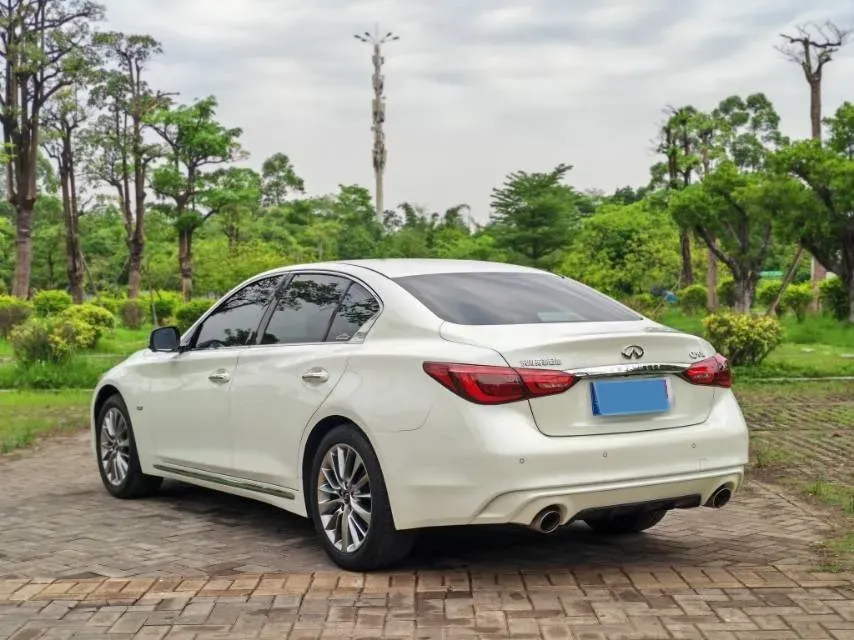 2018 Jeep Grand Commander 2.0T 265HP L4 9AT,autocango,china used car exporter,china ev exporter,chinese used car exporter,chinese used ev exporter