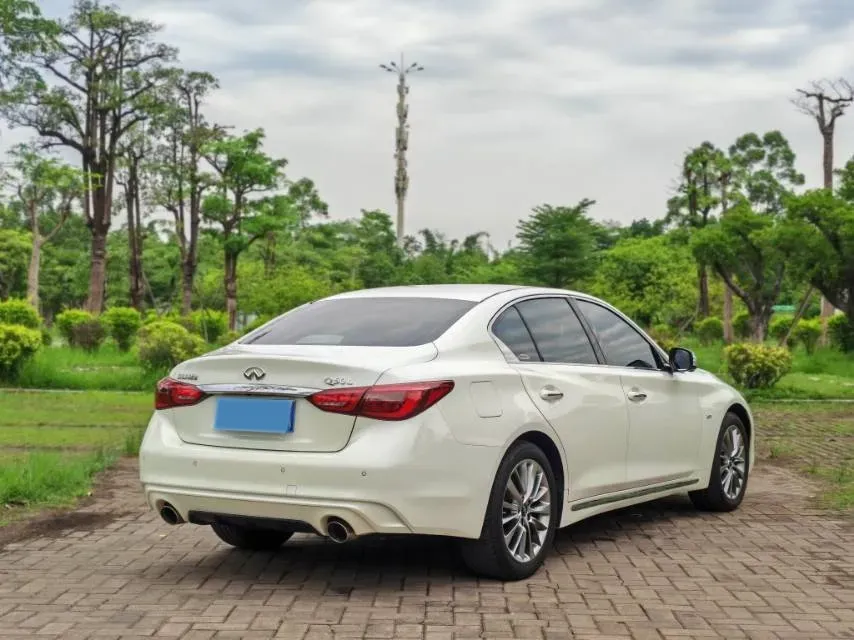 2018 Jeep Grand Commander 2.0T 265HP L4 9AT,autocango,china used car exporter,china ev exporter,chinese used car exporter,chinese used ev exporter