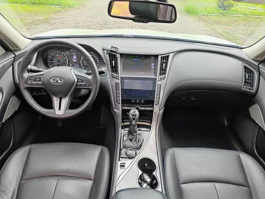 2018 Jeep Grand Commander 2.0T 265HP L4 9AT,autocango,china used car exporter,china ev exporter,chinese used car exporter,chinese used ev exporter