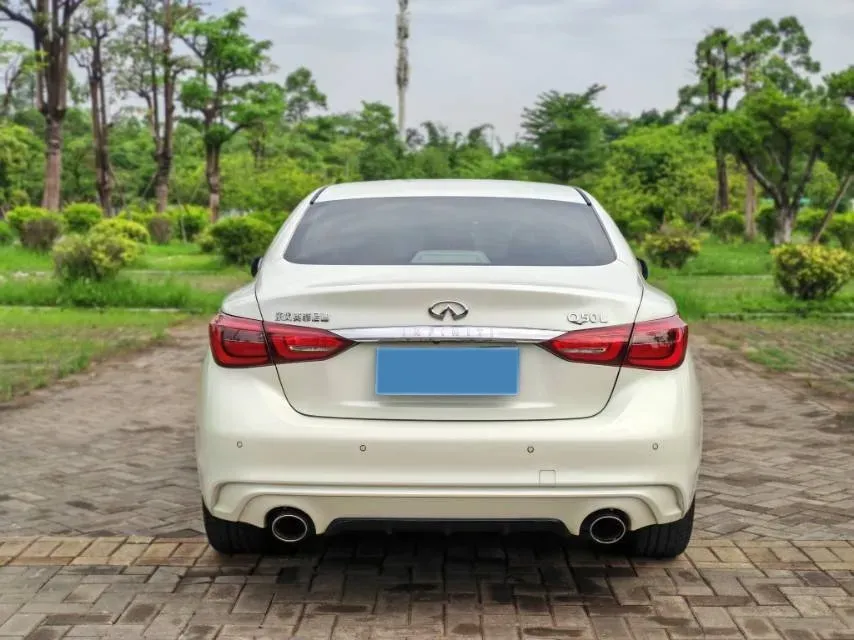 2018 Jeep Grand Commander 2.0T 265HP L4 9AT,autocango,china used car exporter,china ev exporter,chinese used car exporter,chinese used ev exporter