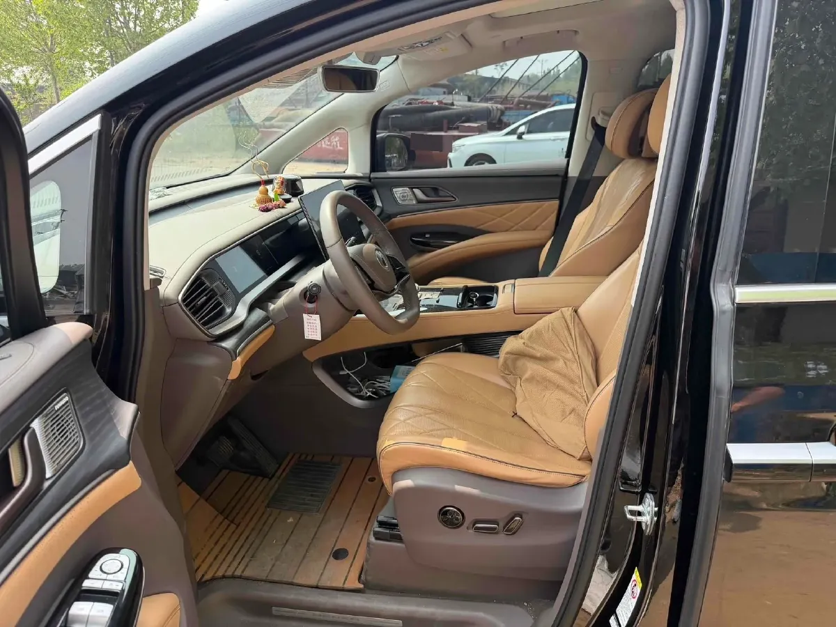 2022 Mercedes-Benz GLC Class 2.0T 197HP L4 9AT,autocango,china used car exporter,china ev exporter,chinese used car exporter,chinese used ev exporter