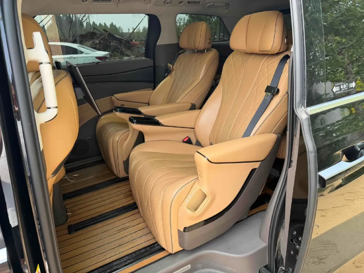 2022 Mercedes-Benz GLC Class 2.0T 197HP L4 9AT,autocango,china used car exporter,china ev exporter,chinese used car exporter,chinese used ev exporter