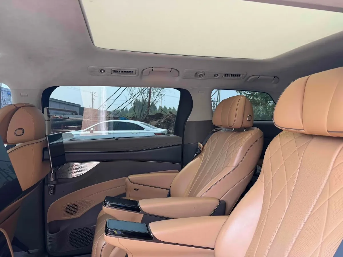 2022 Mercedes-Benz GLC Class 2.0T 197HP L4 9AT,autocango,china used car exporter,china ev exporter,chinese used car exporter,chinese used ev exporter