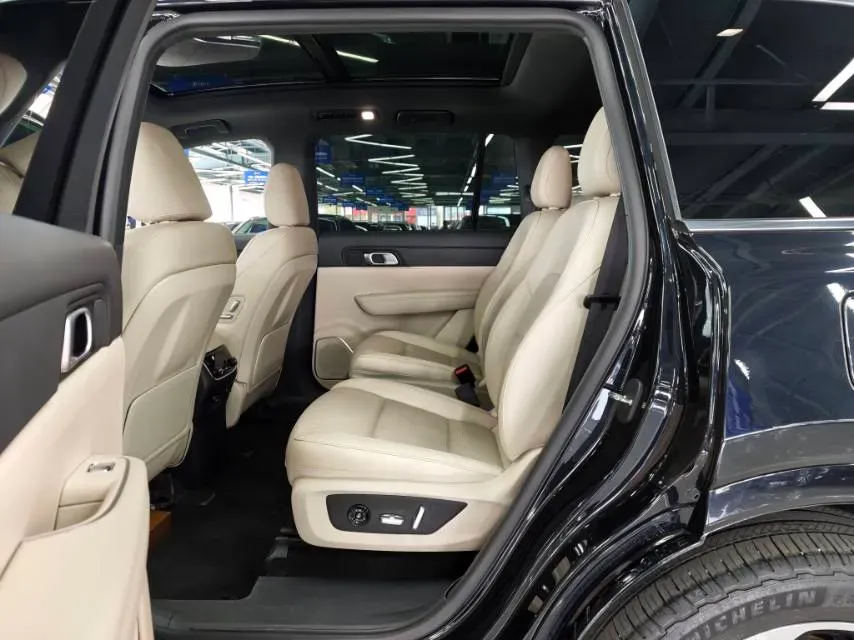 2021 Li ONE Range Extended 131HP REEV 40.5KWH,autocango,china used car exporter,china ev exporter,chinese used car exporter,chinese used ev exporter