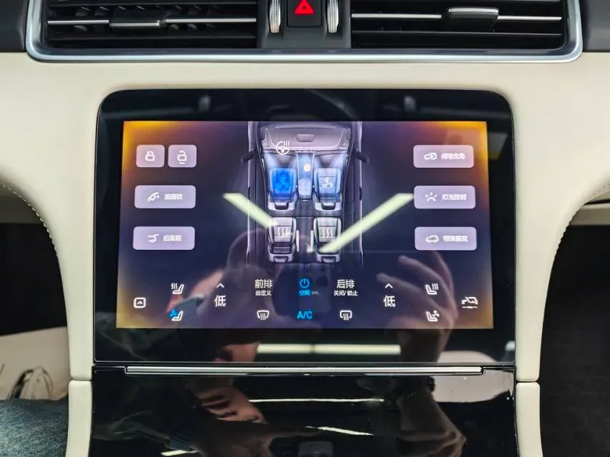 2021 Li ONE Range Extended 131HP REEV 40.5KWH,autocango,china used car exporter,china ev exporter,chinese used car exporter,chinese used ev exporter