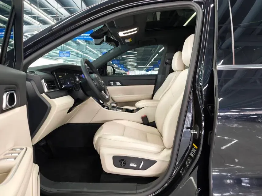 2021 Li ONE Range Extended 131HP REEV 40.5KWH,autocango,china used car exporter,china ev exporter,chinese used car exporter,chinese used ev exporter