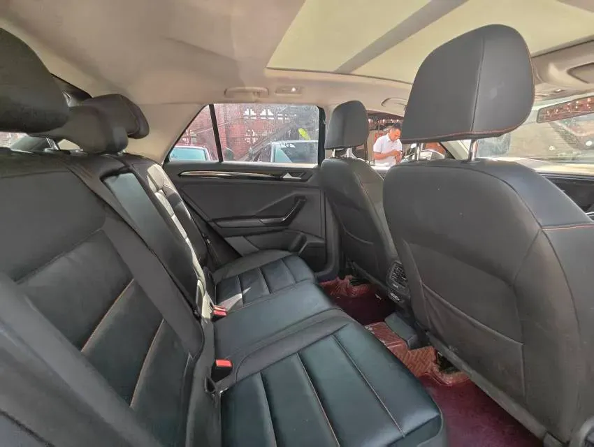 2021 Volkswagen T-Roc 1.4T 150HP L4 7DCT,autocango,china used car exporter,china ev exporter,chinese used car exporter,chinese used ev exporter