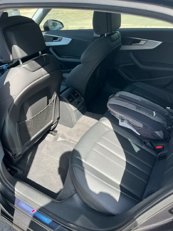 2023 Audi A4L 2.0T 190HP L4 7DCT,autocango,china used car exporter,china ev exporter,chinese used car exporter,chinese used ev exporter