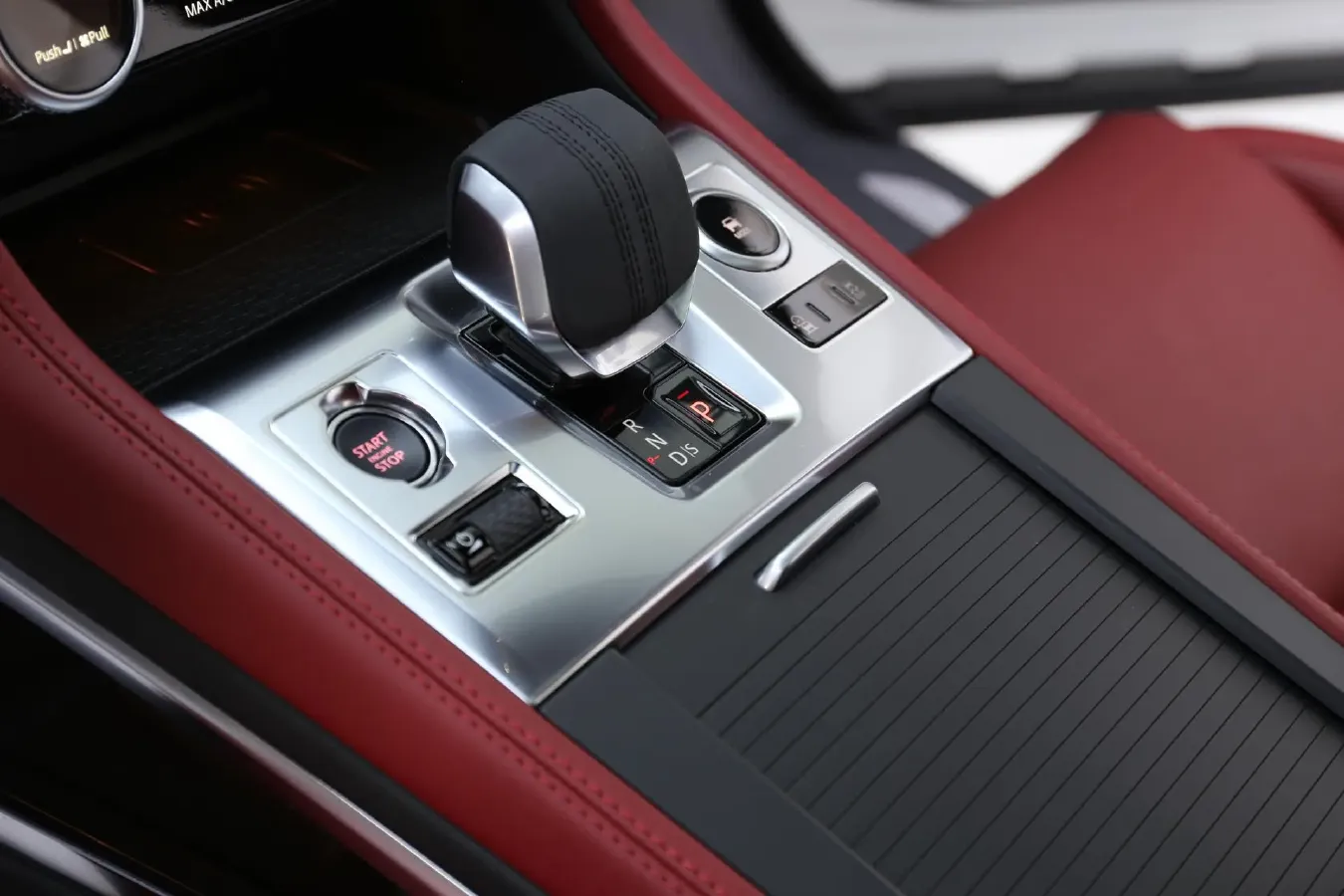 2024 Jaguar F-PACE 2.0T 250HP L4 8AT,autocango,china used car exporter,china ev exporter,chinese used car exporter,chinese used ev exporter