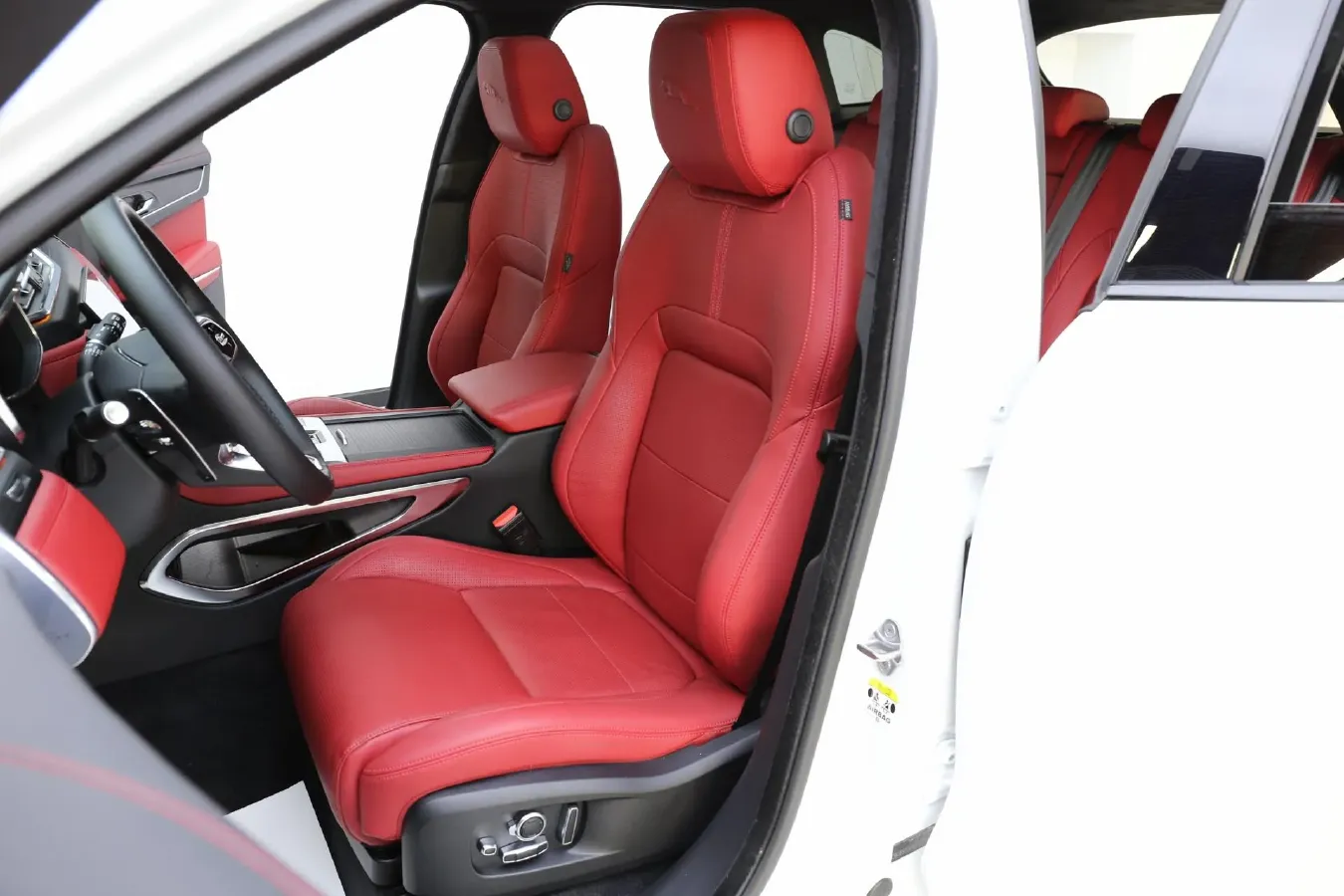 2024 Jaguar F-PACE 2.0T 250HP L4 8AT,autocango,china used car exporter,china ev exporter,chinese used car exporter,chinese used ev exporter