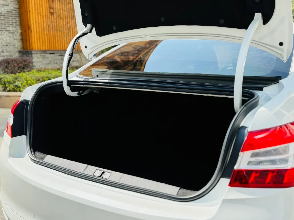 2016 Peugeot 408 1.6T 167HP L4 6AT,autocango,china used car exporter,china ev exporter,chinese used car exporter,chinese used ev exporter