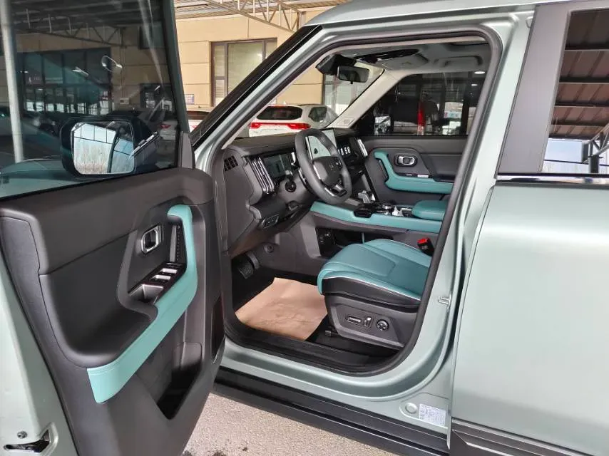 2025 Jetour Traveller 2.0T 254HP L4 7DCT,autocango,china used car exporter,china ev exporter,chinese used car exporter,chinese used ev exporter