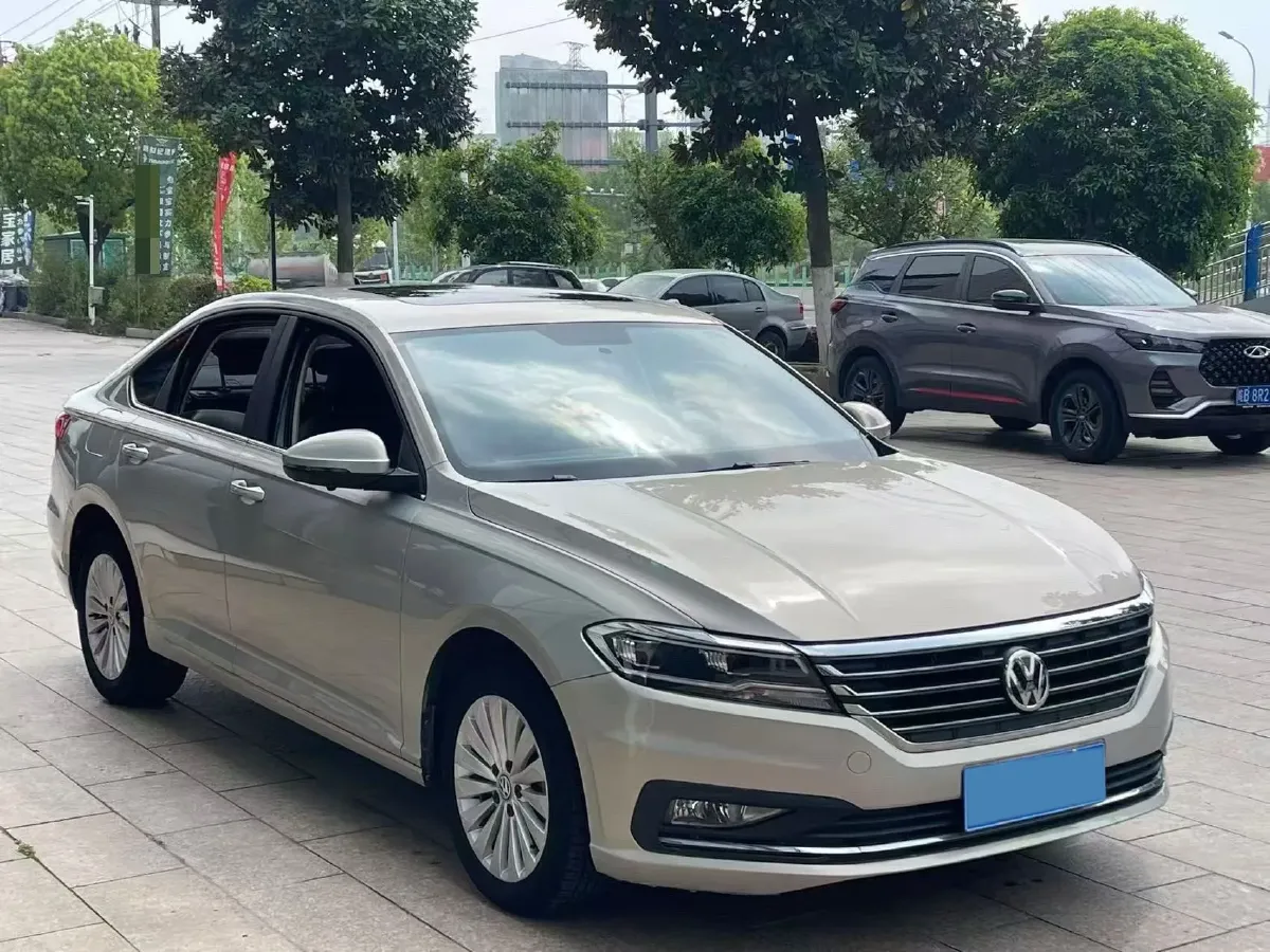 2018 Landwind XiaoYao 1.5T 163HP L4 CVT,autocango,china used car exporter,china ev exporter,chinese used car exporter,chinese used ev exporter