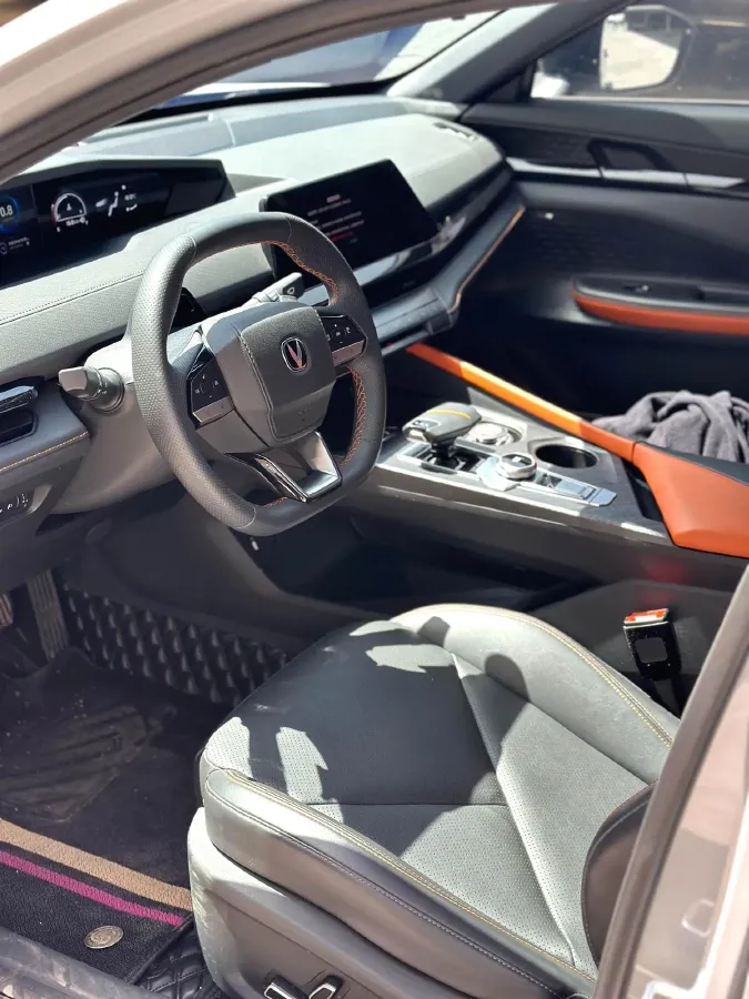 2022 ChangAn UNI-V 1.5T 188HP L4 7DCT,autocango,china used car exporter,china ev exporter,chinese used car exporter,chinese used ev exporter