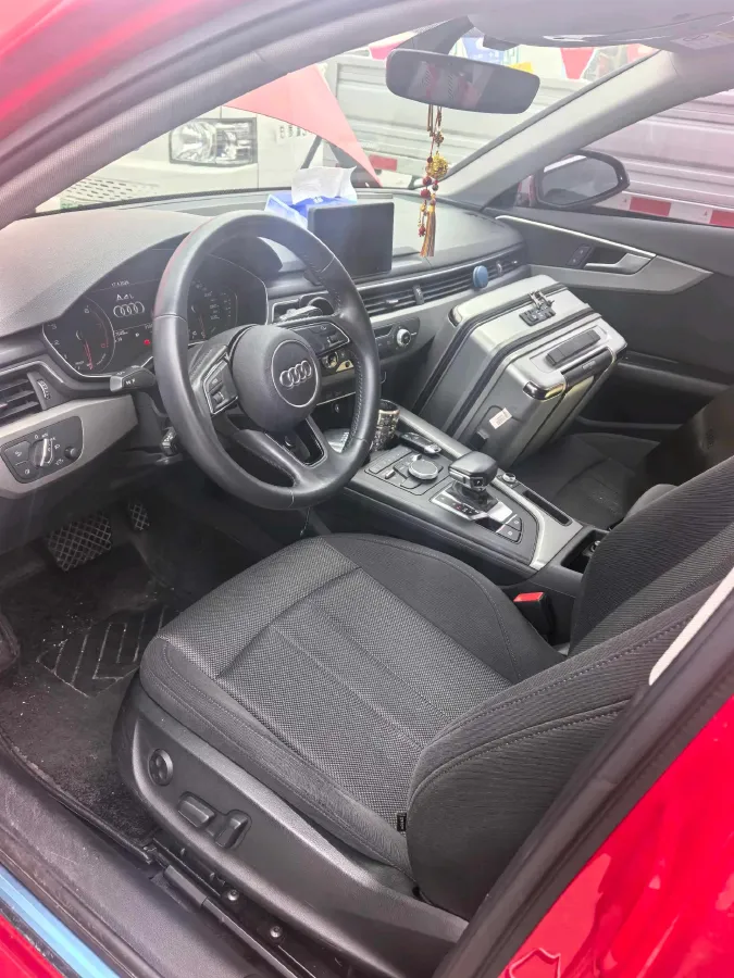 2019 Audi A4L 2.0T 190HP L4 7DCT,autocango,china used car exporter,china ev exporter,chinese used car exporter,chinese used ev exporter