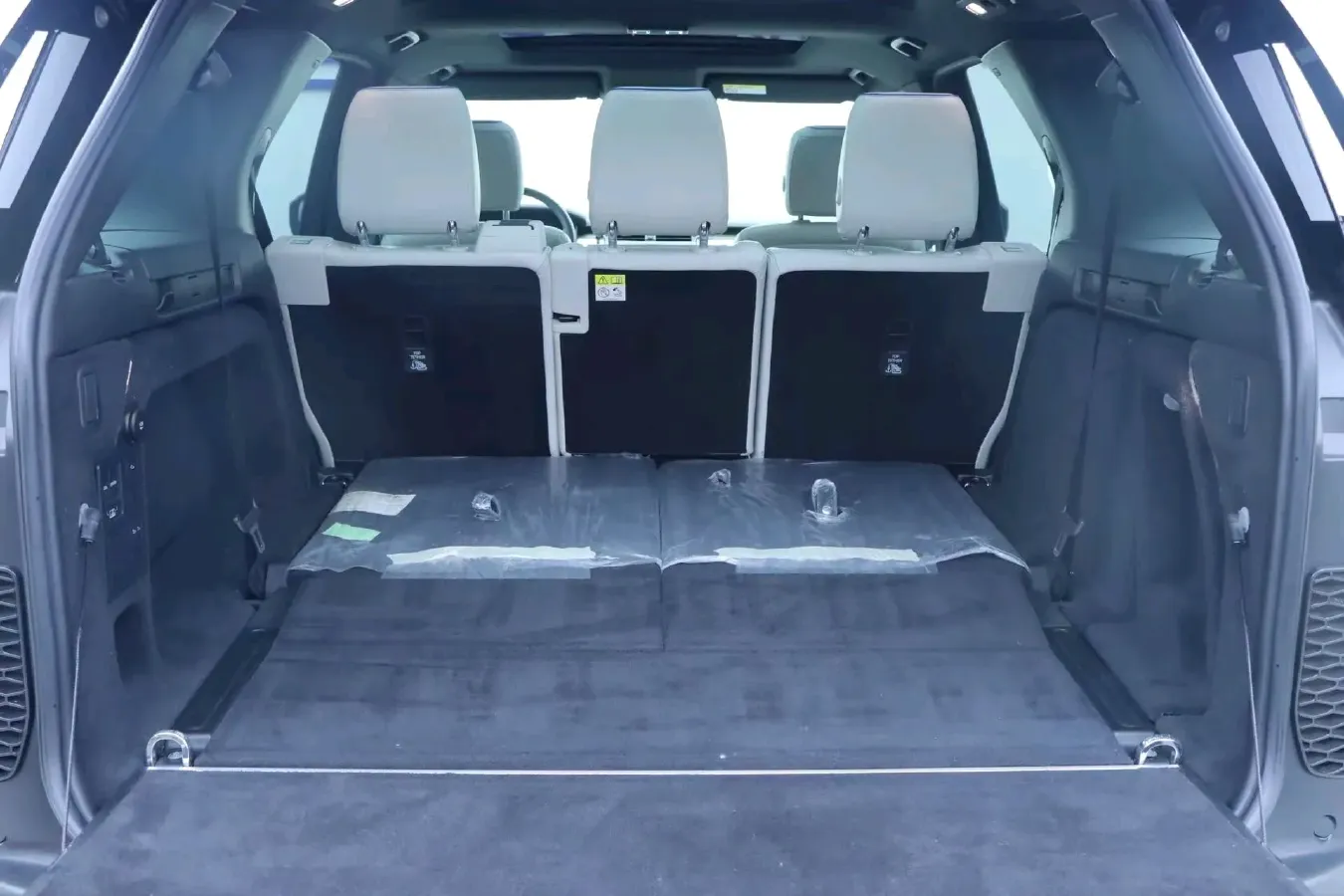 2018 Land Rover Discovery 3.0T 340HP V6 8AT,autocango,china used car exporter,china ev exporter,chinese used car exporter,chinese used ev exporter