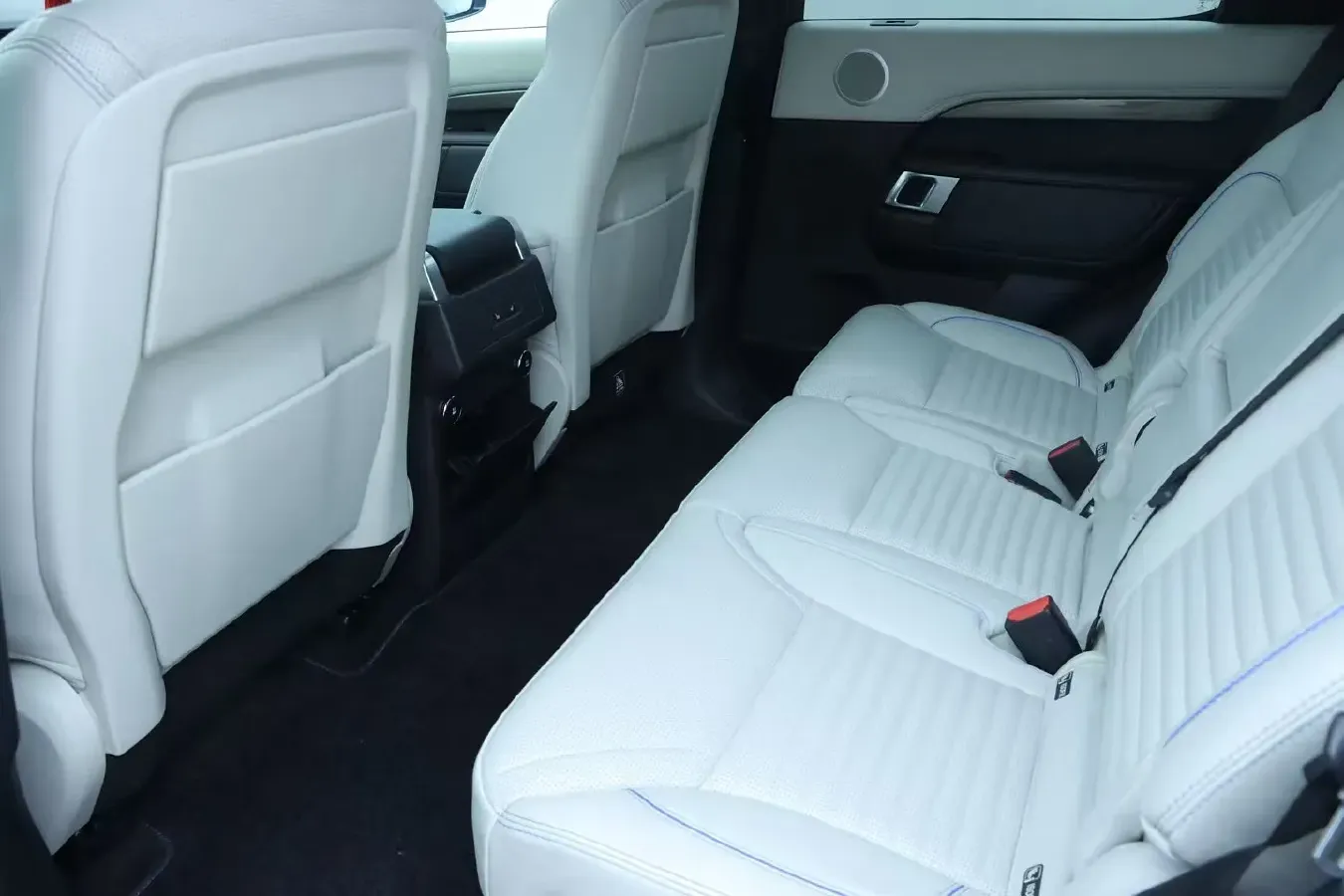 2018 Land Rover Discovery 3.0T 340HP V6 8AT,autocango,china used car exporter,china ev exporter,chinese used car exporter,chinese used ev exporter