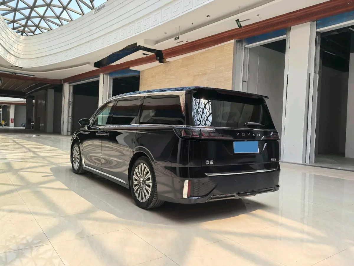 2024 Voyah Dream BEV 108.73KWH,autocango,china used car exporter,china ev exporter,chinese used car exporter,chinese used ev exporter