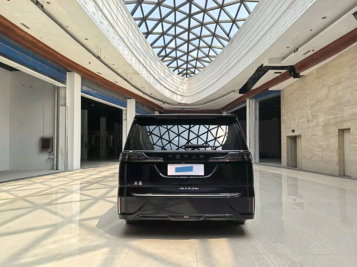 2024 Voyah Dream BEV 108.73KWH,autocango,china used car exporter,china ev exporter,chinese used car exporter,chinese used ev exporter