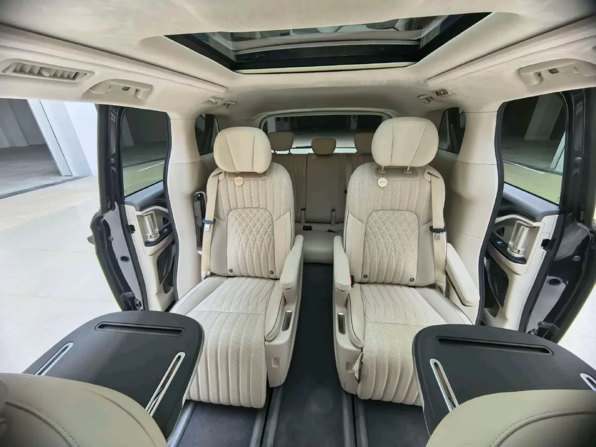 2024 Voyah Dream BEV 108.73KWH,autocango,china used car exporter,china ev exporter,chinese used car exporter,chinese used ev exporter