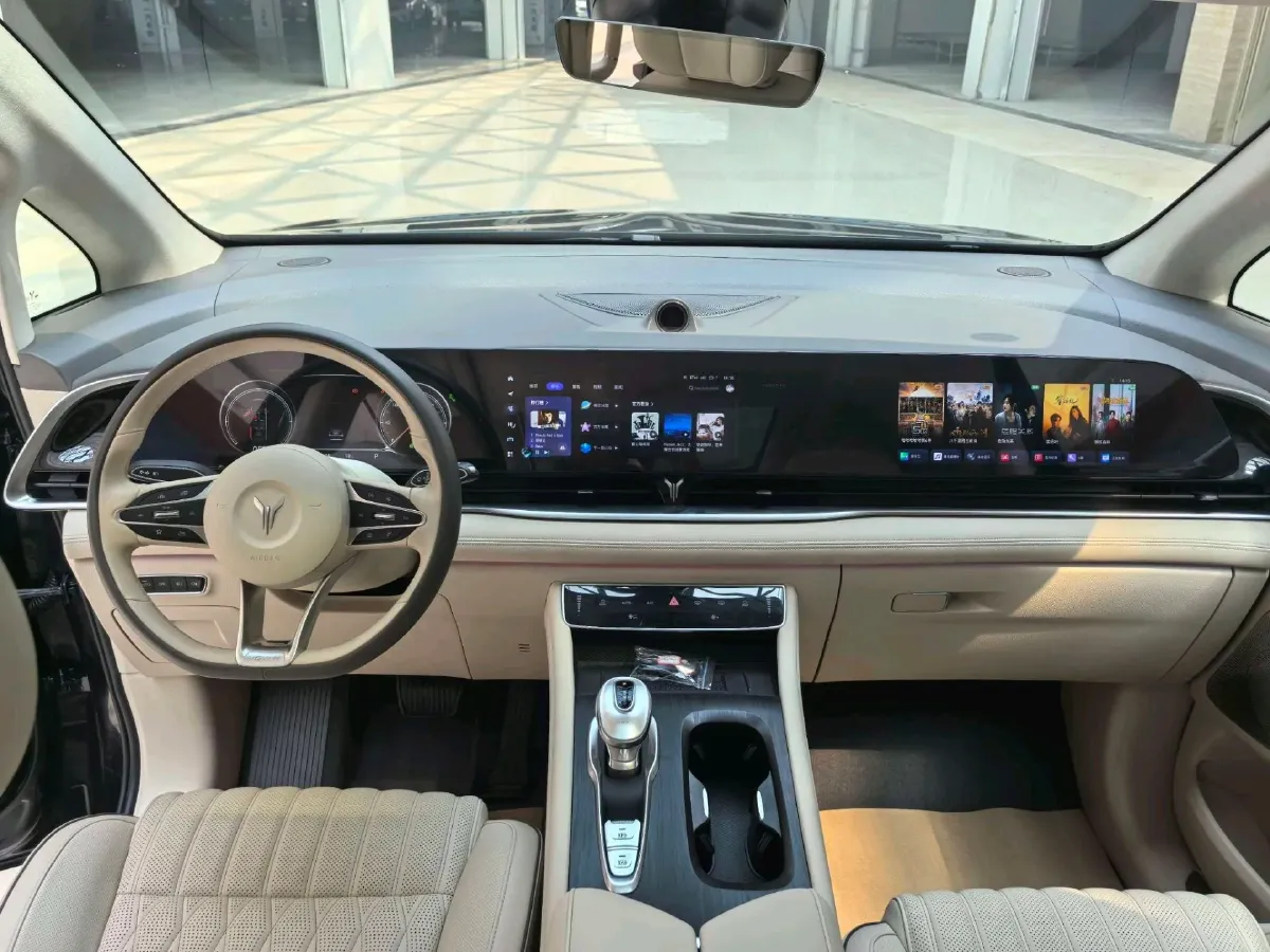 2024 Voyah Dream BEV 108.73KWH,autocango,china used car exporter,china ev exporter,chinese used car exporter,chinese used ev exporter