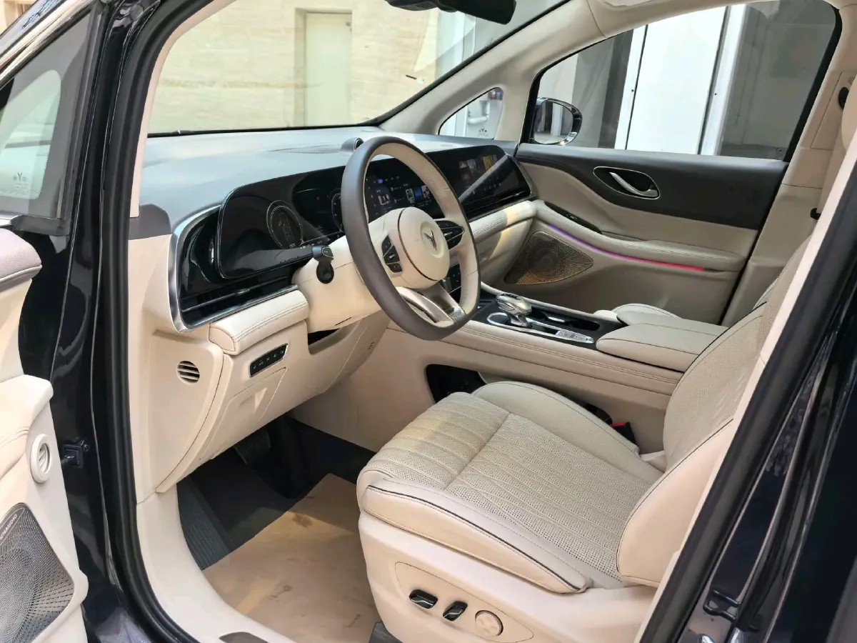 2024 Voyah Dream BEV 108.73KWH,autocango,china used car exporter,china ev exporter,chinese used car exporter,chinese used ev exporter