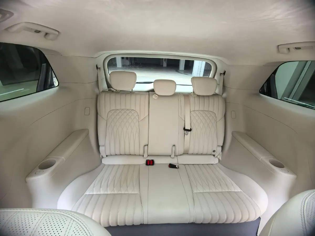 2024 Voyah Dream BEV 108.73KWH,autocango,china used car exporter,china ev exporter,chinese used car exporter,chinese used ev exporter