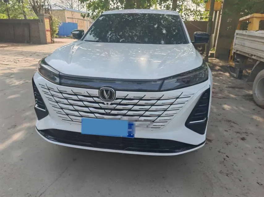 2022 ChangAn CS75 Plus 1.5T 188HP L4 8AT,autocango,china used car exporter,china ev exporter,chinese used car exporter,chinese used ev exporter