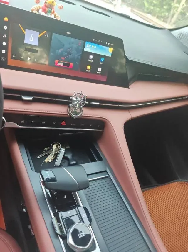 2022 ChangAn CS75 Plus 1.5T 188HP L4 8AT,autocango,china used car exporter,china ev exporter,chinese used car exporter,chinese used ev exporter